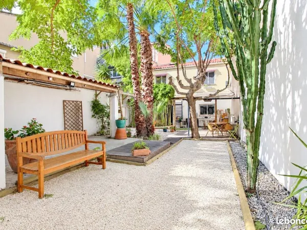 Maison 9 pièces 260 m²