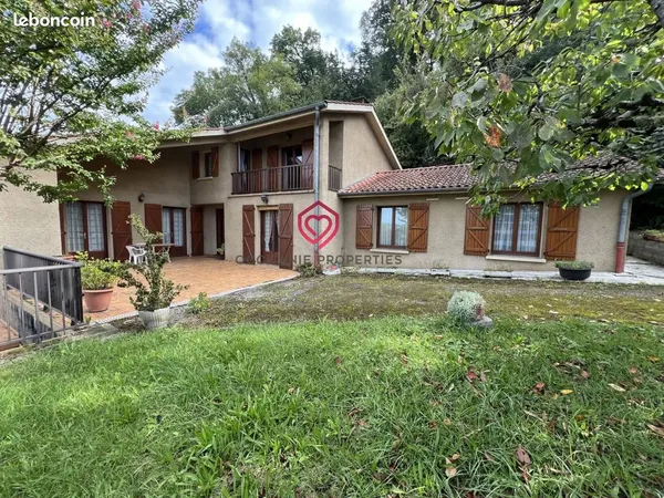 Maison 8 pièces 220 m²