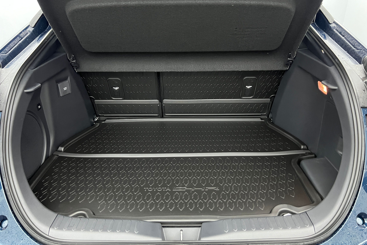 TOYOTA C-HR Hybride Rechargeable 225 — photo 18