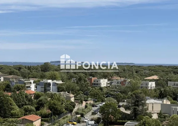 Mandelieu-la-Napoule, Cannes Marina : 2 pièces de 54 m² au 8e étage, vue mer panoramique et terrasse