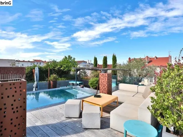 Lyon 4 - piscine rooftop - vues