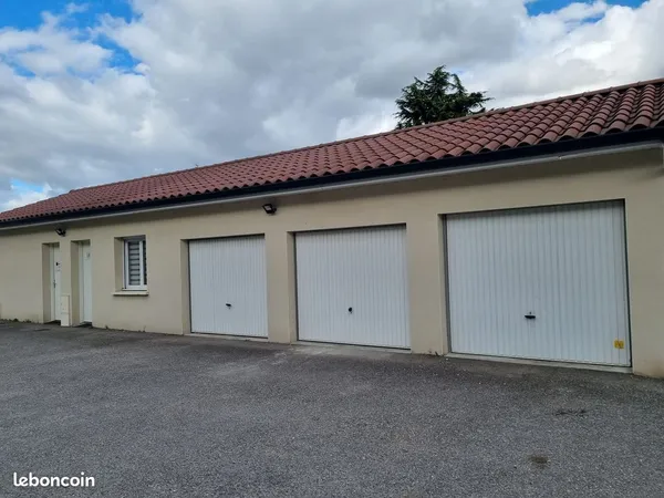 BOX fermé à louer Meyzieu