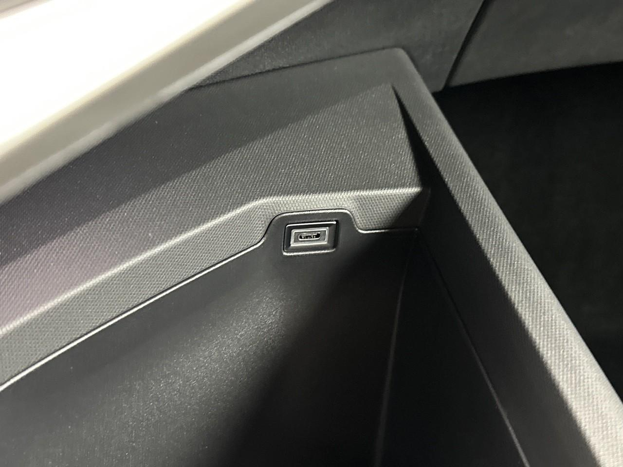Peugeot 3008 hybrid 145 e-dcs6 allure — photo 32