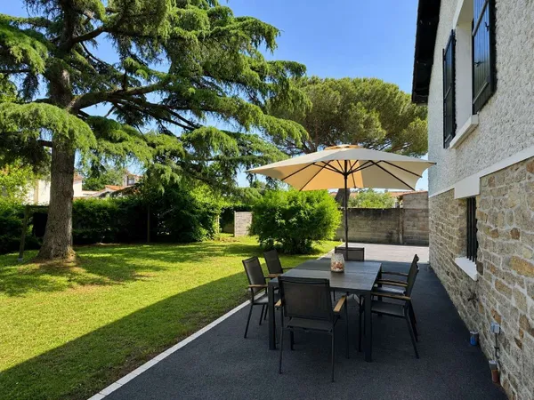 Maison 7 pièces 140 m²