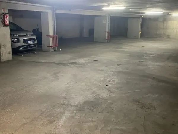 Loue parking 10m²