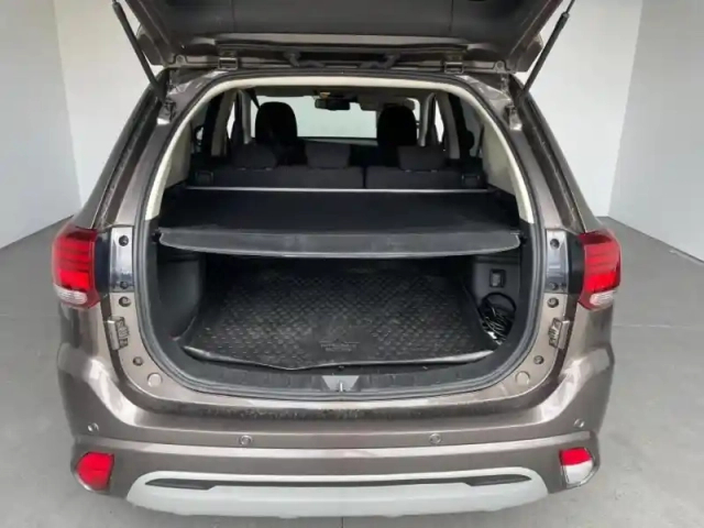 Mitsubishi Outlander phev twin motor business 4wd euro6d-t evap 5cv — photo 5
