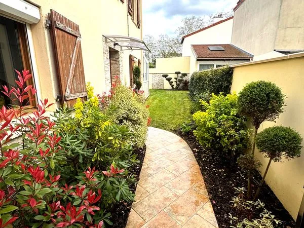 Maison Nanterre-Ville - 127 m² d'Espace de Vie - Prestations Haut de Gamme