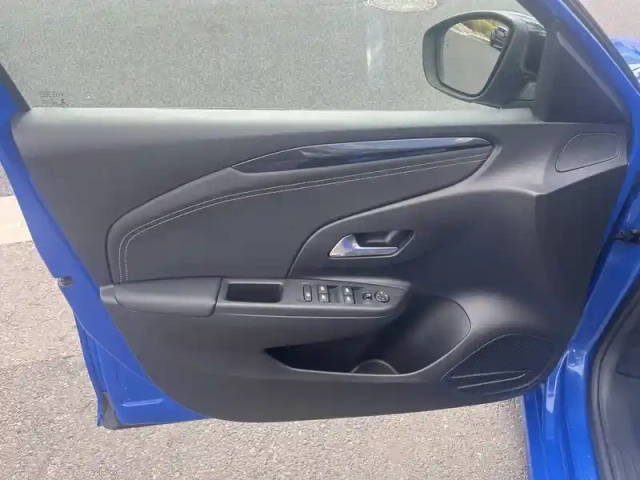 Opel Corsa 1.2 turbo 100 ch bvm6 — photo 16