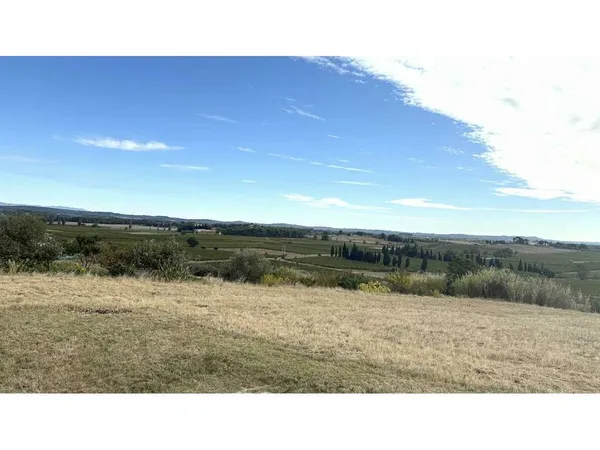 Terrain à bâtir Vente Ouveillan  2147m² 211000€