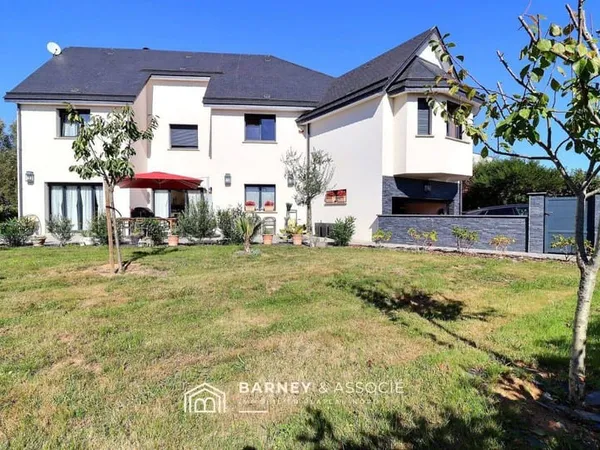 Maison 8 pièces 228 m²