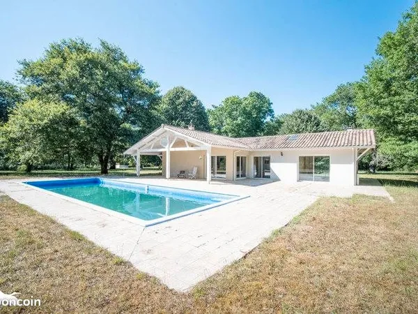 Maison 9 pièces 270 m²
