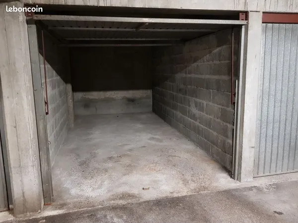 Stationnement Location Annecy   115€