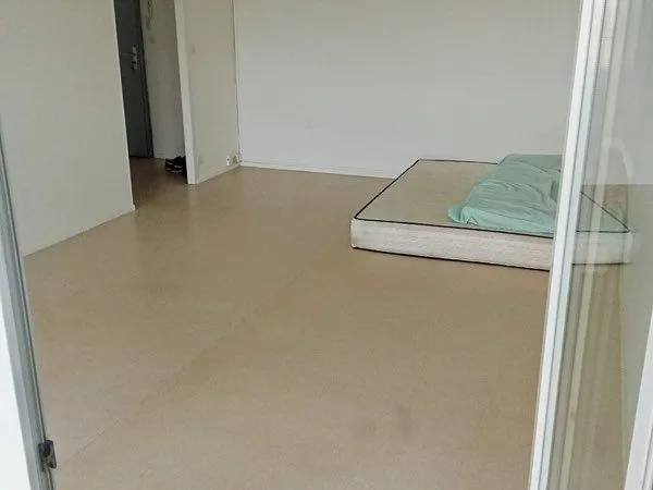 Colocation - T2 de 53 m² à Lormont - 350 charges comprises* Je propose une chambre en colocation dan