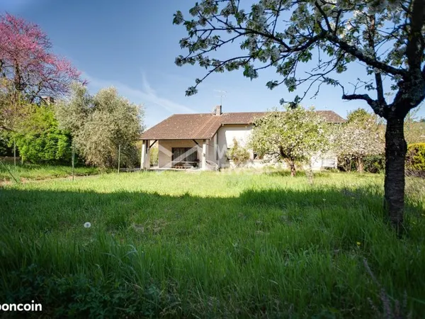 Maison 10 pièces 363 m²