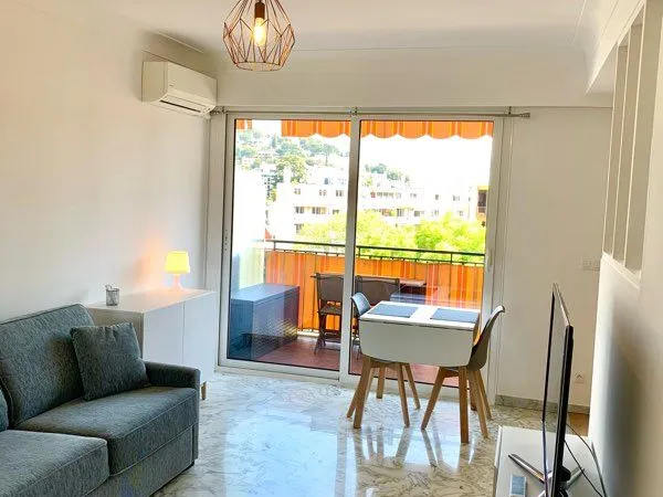 À louer studio 29m2 + terrasse entièrement rénové