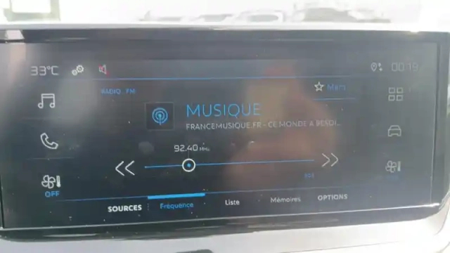 Peugeot 208 hybrid 110 ch e-dcs6 — photo 14