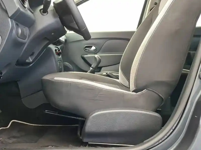 Dacia Sandero sce 75 — photo 25