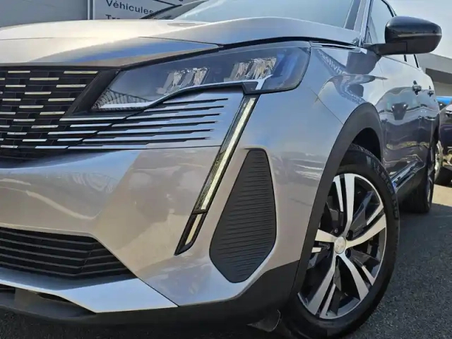 Peugeot 3008 phev hybrid 180 eat8 — photo 3