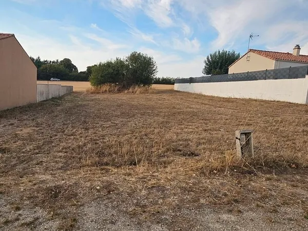 Terrain à bâtir 739 m2