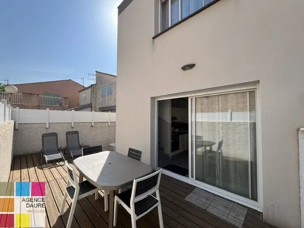 À deux pas de la plage, découvrez cette superbe maison récente vendue entièrement meublée !