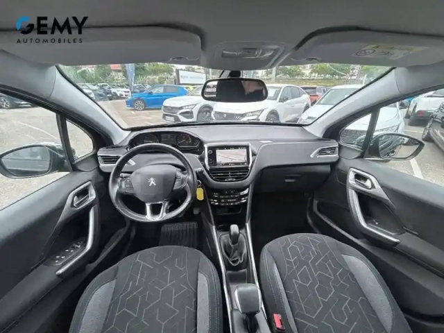Peugeot 2008 puretech 82ch bvm5 — photo 8