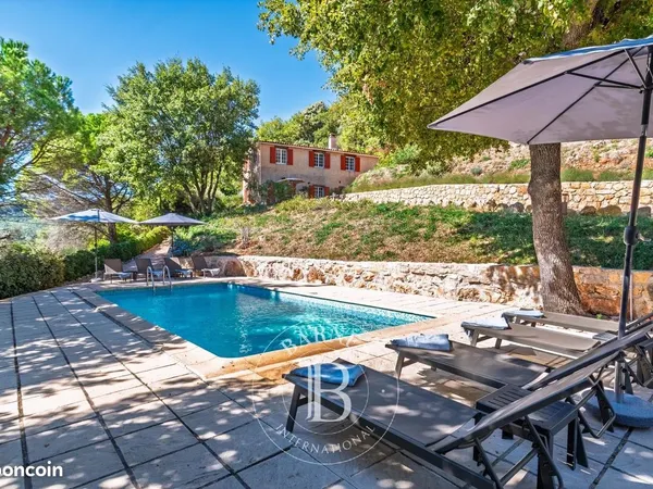 Propriété 9 pièces 230 m²
