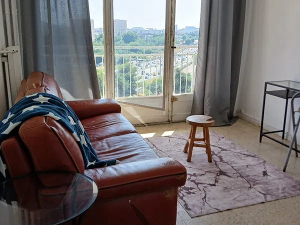 Loue appartement 55m² meublé Marseille 2 étudiants