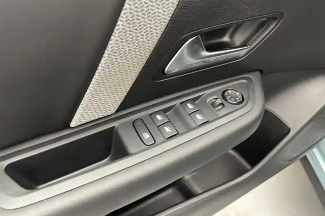 Citroën C4 puretech 130 s&amp;s eat8 — photo 49