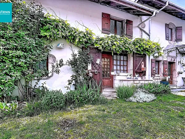 SEYNOD (secteur Balmont) _Charmante maison en pierre de 311 m² au sol, avec jardin, à vendre