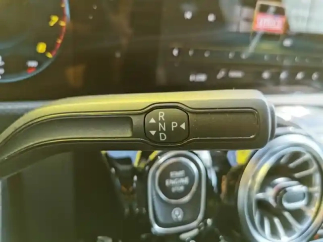 Mercedes Classe A 200 compacte amgline 163 ch 7g — photo 18