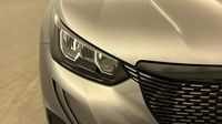 Peugeot 2008 1.2 PureTech 130ch S&S Allure — photo 17