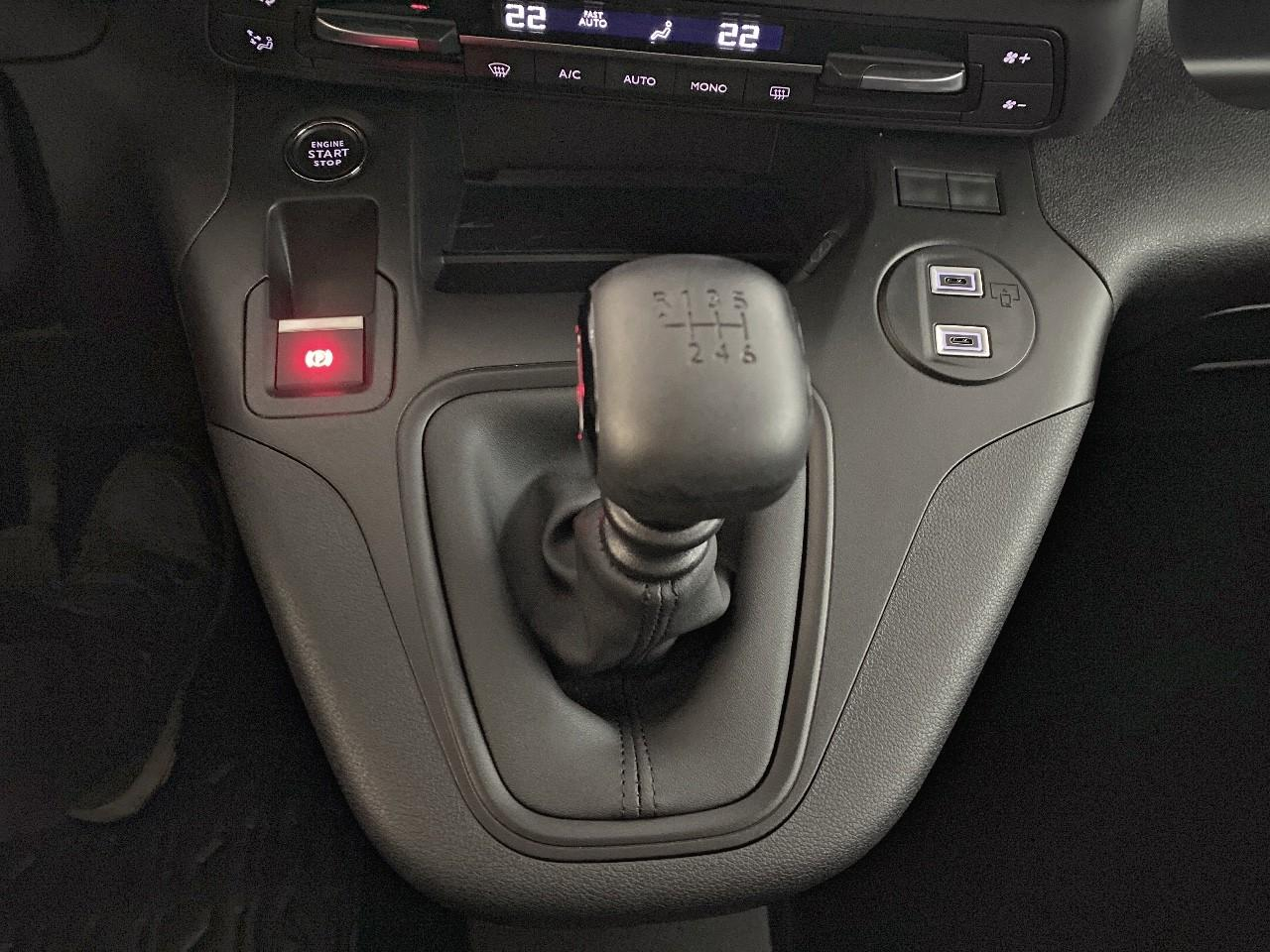 Citroën Berlingo diesel 100 ch m manuelle max — photo 17