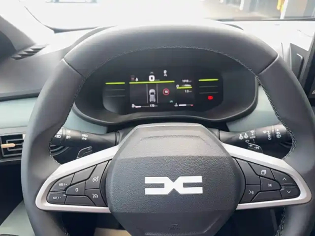 Dacia Sandero eco-g 120 auto — photo 32