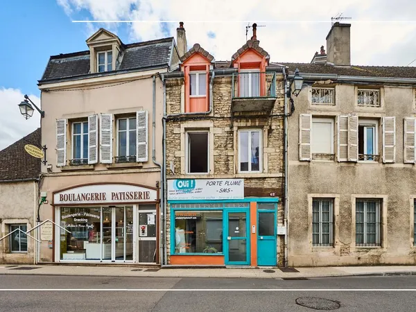 Bâtiment 172 m²
