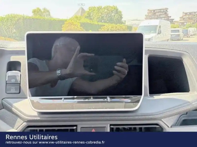 Volkswagen Crafter fg 30 l3h3 2.0 tdi 140ch business traction — photo 11
