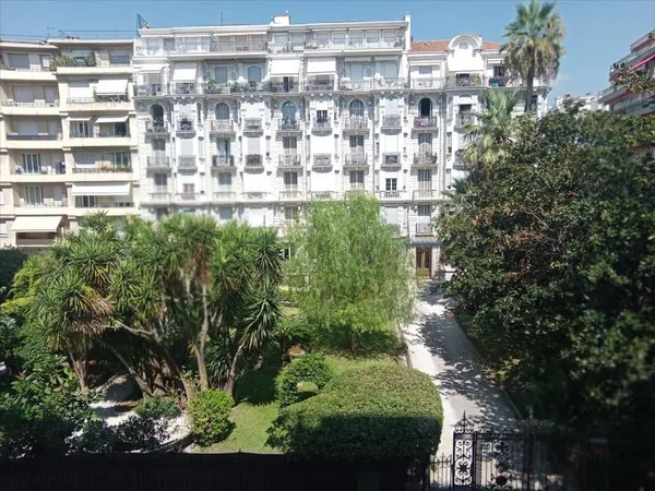 T2 dans résidence - 8 rue Mirabeau à NICE