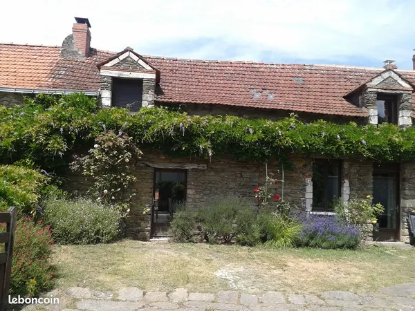 Studio rénové dans ancienne ferme joliment rénovée