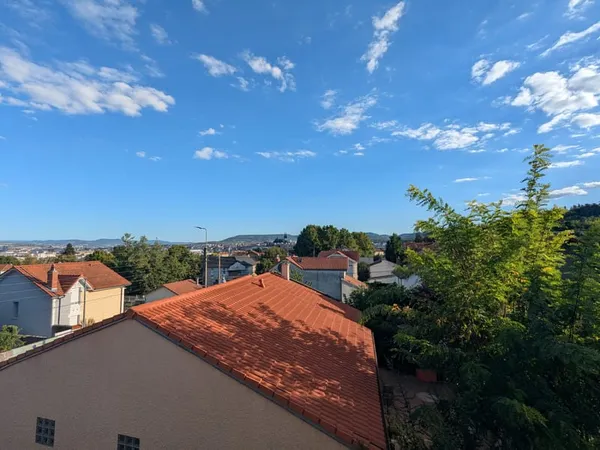 T3 Meublé - balcons, vue dégagée, garage et cave