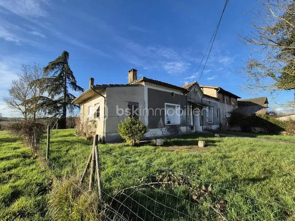 MAISON à rénover 265m2 avec dépendances