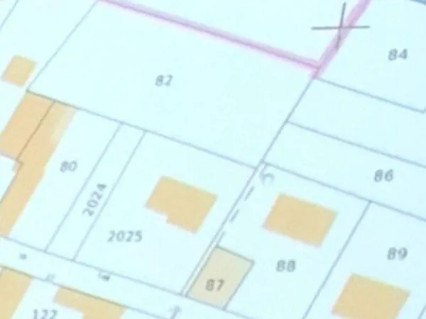 Terrain 900 m²
