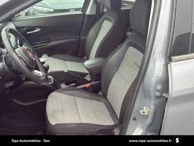 Fiat Tipo cross 1.0 firefly turbo 100 ch s&amp;s — photo 9