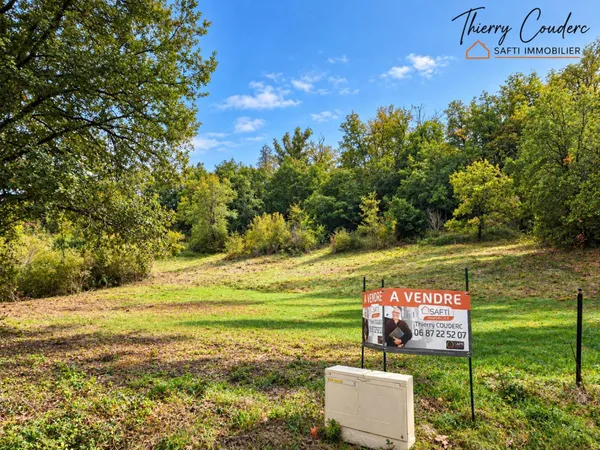 BEAU TERRAIN DE 7 600 M² AUX PORTES DE GOURDON