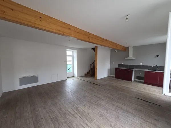 maison de pays à étage 71 m² avec jardinet et garage