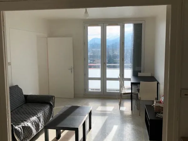 F4 REFAIT 75m2 6E ETAGE CHAUFFAGE INCLUS COPRO SECURISÉE FERMÉE FACE PRESQU'ÎLE