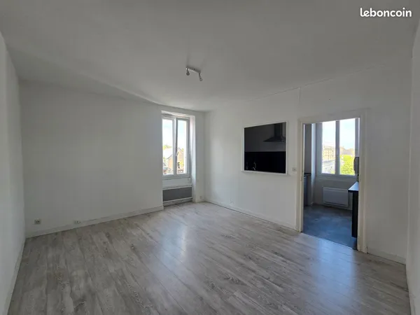 CHARMANT T4 DE 90 m² - HYPER CENTRE D'ANCENIS SAINT-GÉRÉON - PARKING PRIVÉ COUVERT - FORT POTENTIEL