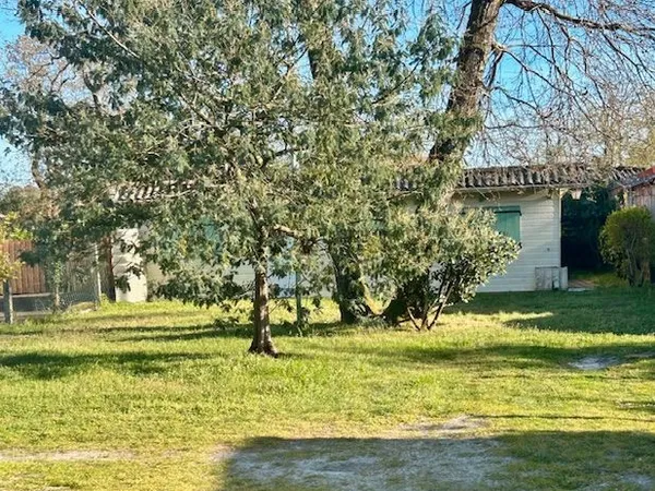 Propriété avec double habitation et fort potentiel sur LA HUME