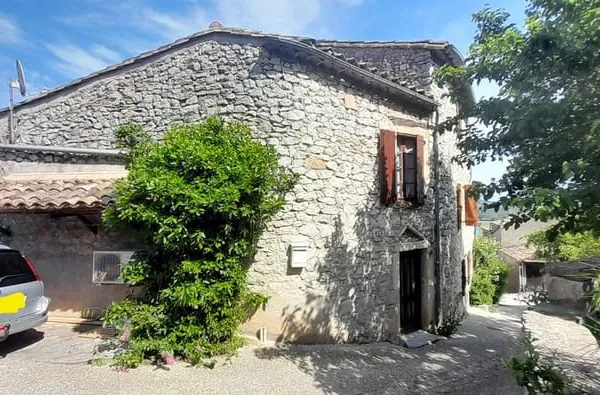 maison en pierre de caractère de 86 m2 à corconne