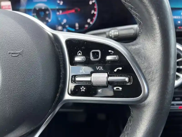 Mercedes Gla 200 progressive line — photo 16