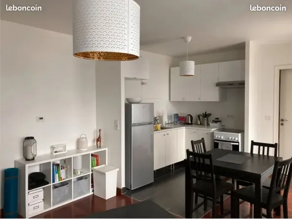 A louer appartement calme et lumineux de 2 pièces avec parking situé au coeur du Fort d'Issy