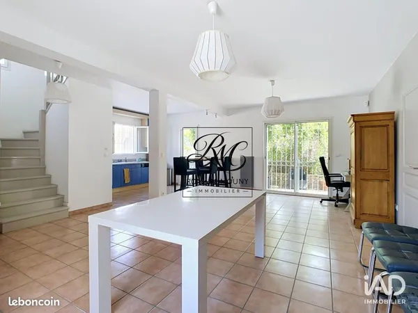 Local 147 m² SAINT-CANNAT